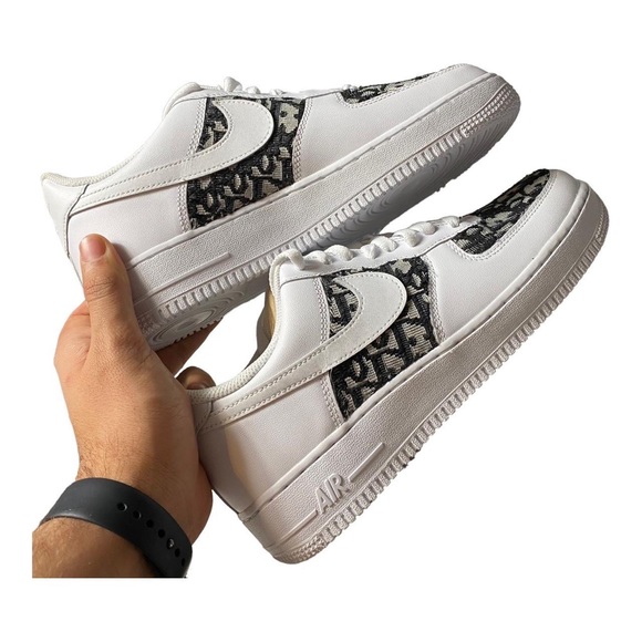 Custom Nike Air Force 1
White Airforce
Dior style Handmade customs size 7 - Picture 4 of 4